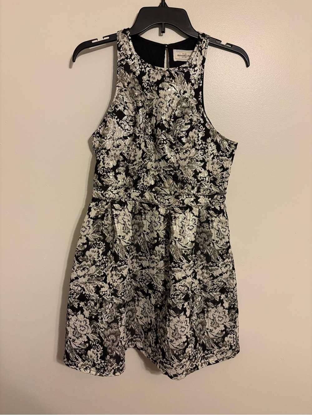 Abercrombie & Fitch Black and Silver Floral Jacquard Dress